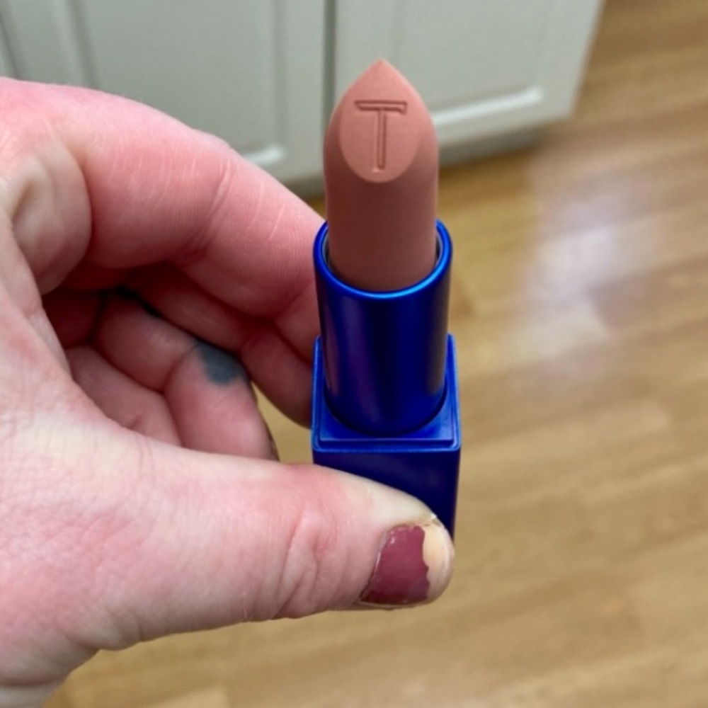 NWT ⭐️ Tresluce “Empower Me” Nudey Pink Matte Lipstick - Picture 2 of 3